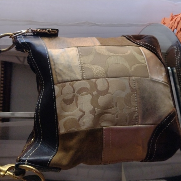 Authentic Coach legacy patchwork bag. - Picture 1 of 12